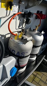 Gaskasten Ordnung im Wohnmobil mit Gasflasche und Gasfilter