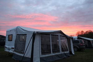 Campen Vorzelt Sonnenuntergang