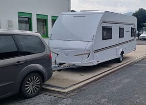 Wohnwagen auf der Waage